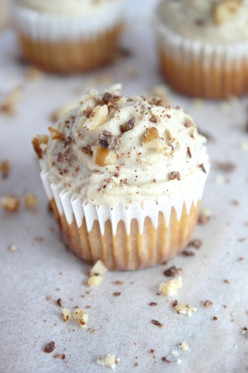 Carrot Cake Mini Muffins with Cinnamon Spiked Cashew Cream "Cheese" Frosting - Paleo Friendly - www.betterwithcake.com