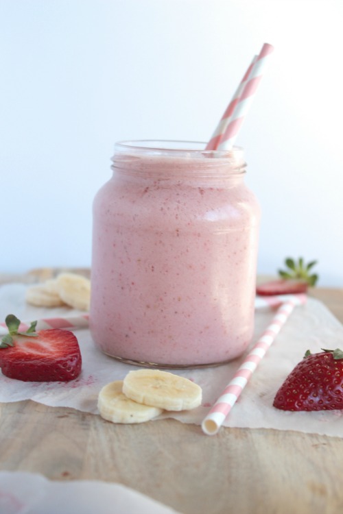 Strawberry Banana Smoothie {Dairy Free, Vegan & Paleo Friendly}