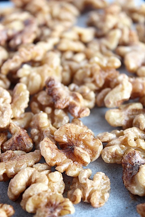 Quick and Easy Candied Maple Walnuts {Vegan, Gluten Free & Paleo} - www.betterwithcake.com