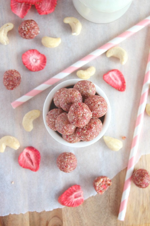 Strawberry and Cream Cashew Cookie Bites