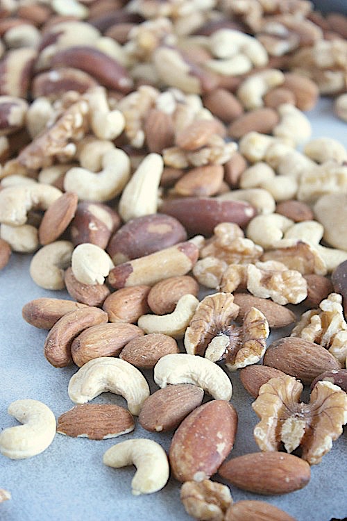 Sweet and Spicy Savory Mixed Nuts {Vegan, Gluten Free & Paleo Friendly} - www.betterwithcake.com