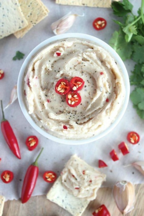 All Natural, Spicy, Roasted Garlic White Bean Hummus - www.betterwithcake.com