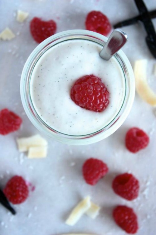 Healthy, Homemade, Quick and Easy Vanilla Coconut Yoghurt {Dairy Free & Paleo Friendly} - www.betterwithcake.com