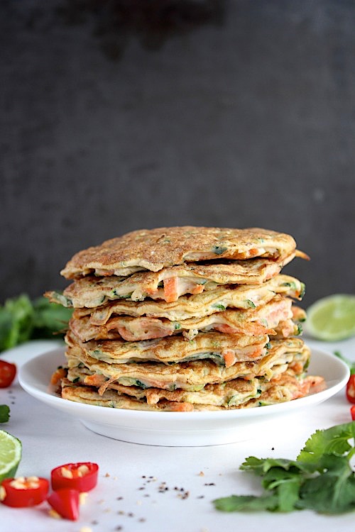 Quick and Easy Carrot and Zucchini Fritters {Gluten Free & Paleo Friendly} - www.betterwithcake.com