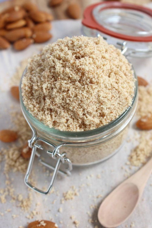 Simple, Homemade Almond Flour {Almond Meal}