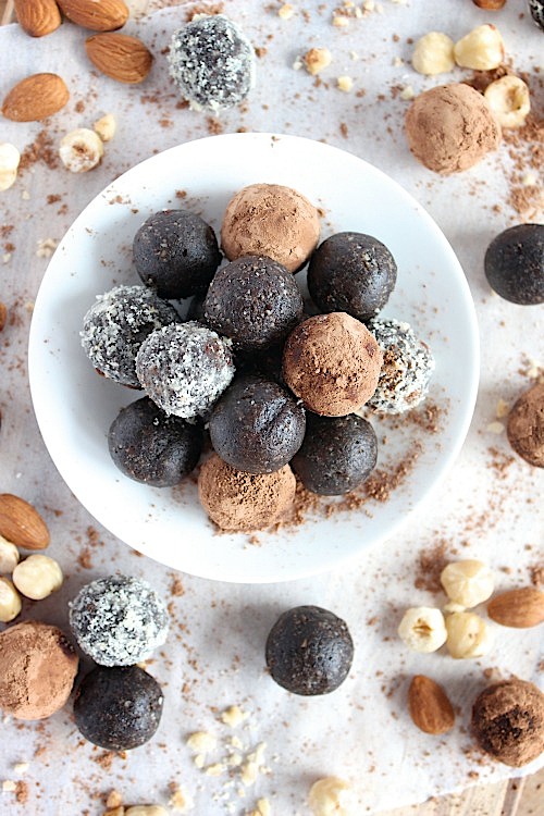 Chocolate, Almond & Hazelnut Bliss Bites {Vegan, Gluten Free & Paleo Friendly}